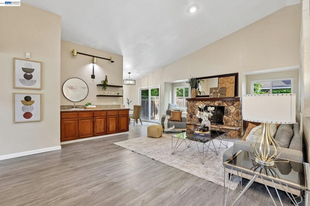 Image 10 of property listing at 498 Freitas Rd, Danville, CA 94526