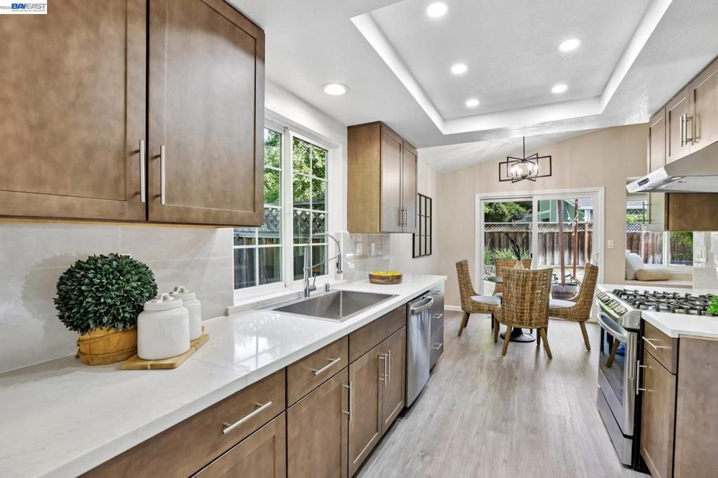 Image 13 of property listing at 498 Freitas Rd, Danville, CA 94526