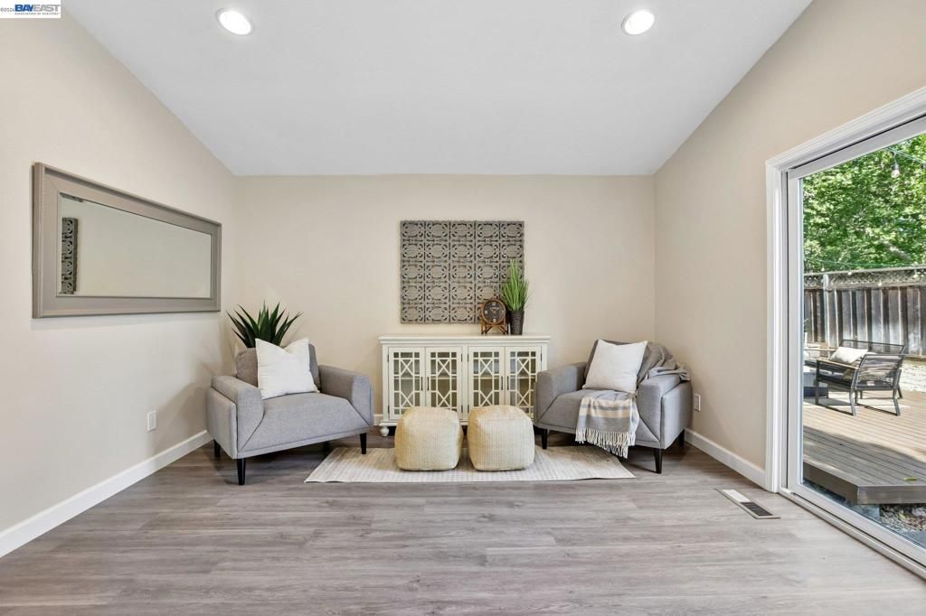Image 30 of property listing at 498 Freitas Rd, Danville, CA 94526