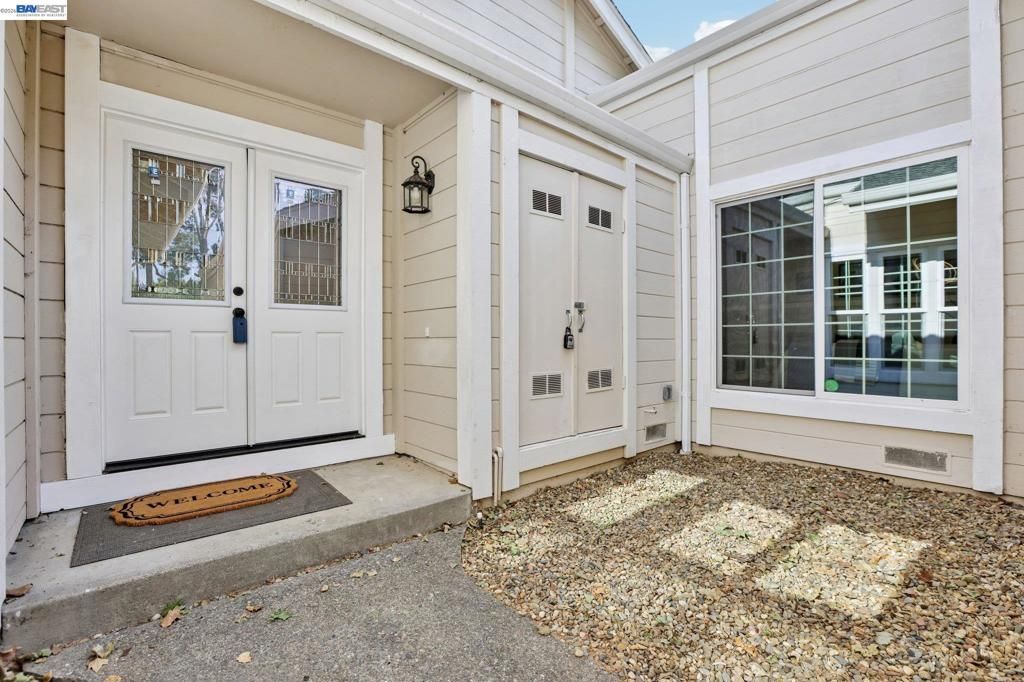 Image 5 of property listing at 498 Freitas Rd, Danville, CA 94526