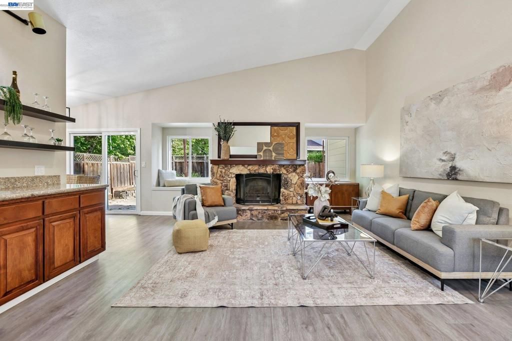 Image 7 of property listing at 498 Freitas Rd, Danville, CA 94526