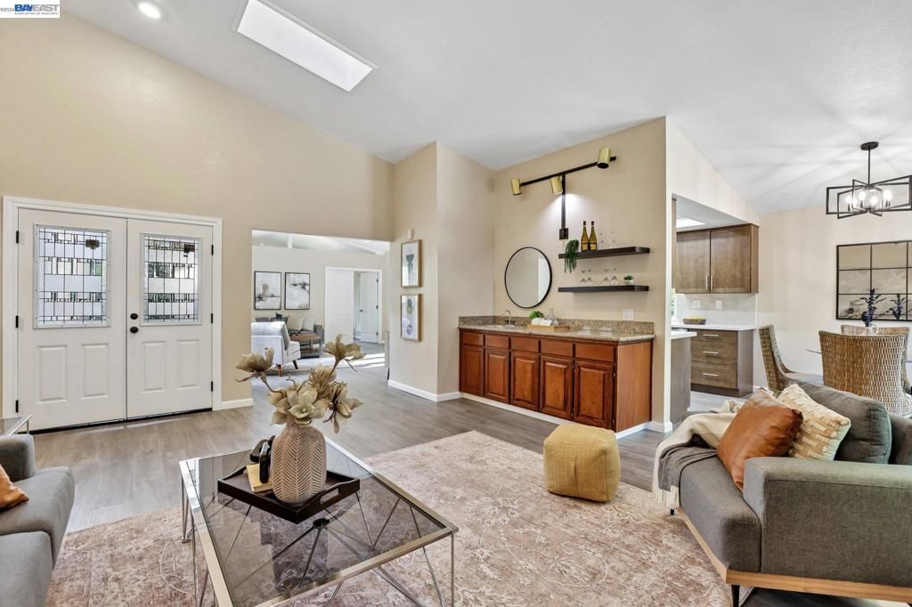 Image 8 of property listing at 498 Freitas Rd, Danville, CA 94526