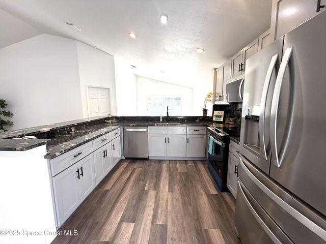 2924 Pebble Creek Street, Melbourne, FL 32935