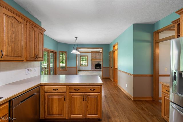 6180 Edison Street NE, Hartville, OH 44632