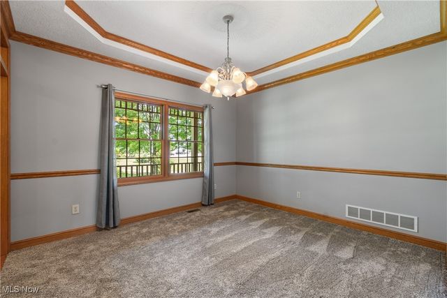 6180 Edison Street NE, Hartville, OH 44632