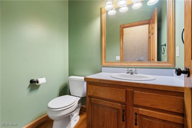 6180 Edison Street NE, Hartville, OH 44632