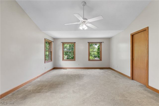 6180 Edison Street NE, Hartville, OH 44632