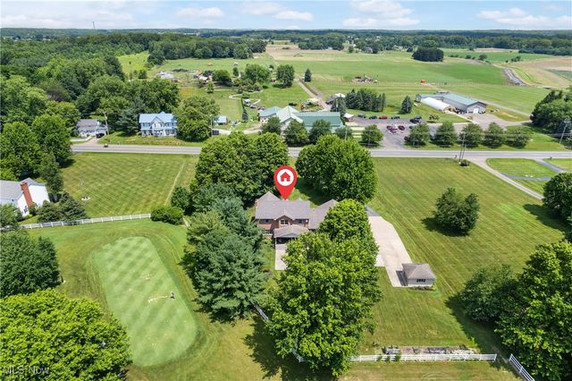 6180 Edison Street NE, Hartville, OH 44632