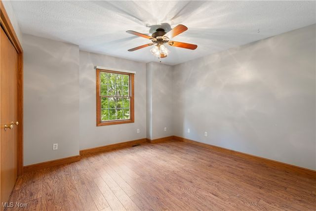 6180 Edison Street NE, Hartville, OH 44632