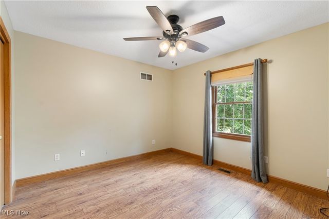 6180 Edison Street NE, Hartville, OH 44632