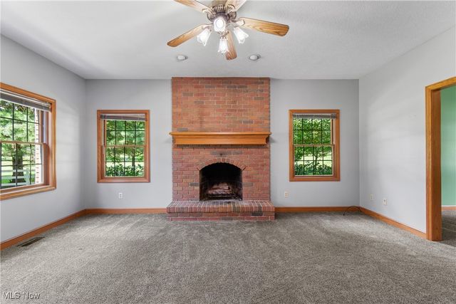 6180 Edison Street NE, Hartville, OH 44632