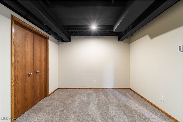 6180 Edison Street NE, Hartville, OH 44632