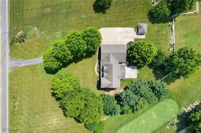 6180 Edison Street NE, Hartville, OH 44632