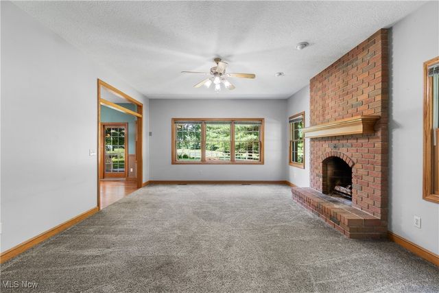 6180 Edison Street NE, Hartville, OH 44632