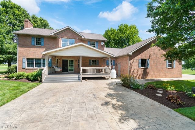 6180 Edison Street NE, Hartville, OH 44632