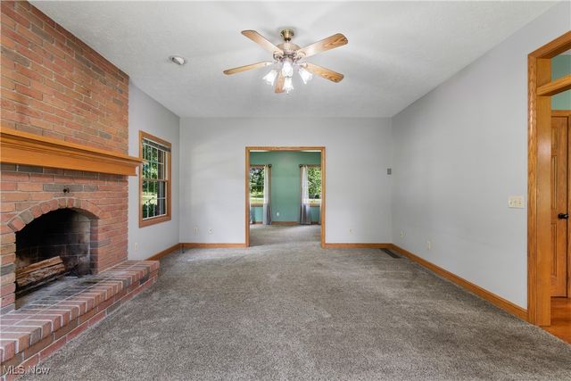 6180 Edison Street NE, Hartville, OH 44632