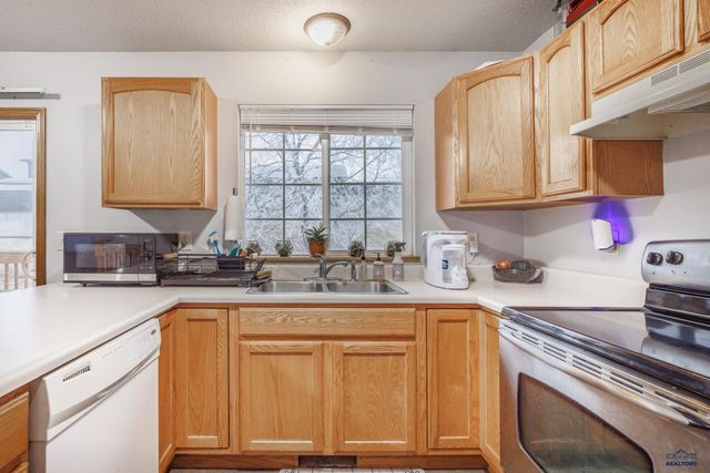 1277 DEGEEST, Rapid City, SD 57703