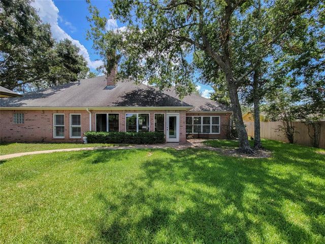 200 Duerr, Bellville, TX 77418
