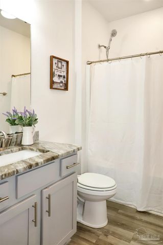2110 Cambridge Park Dr, Gulf Breeze, FL 32563