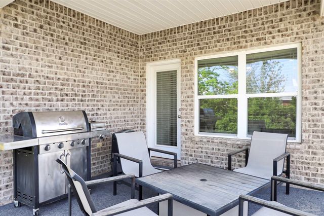 2110 Cambridge Park Dr, Gulf Breeze, FL 32563