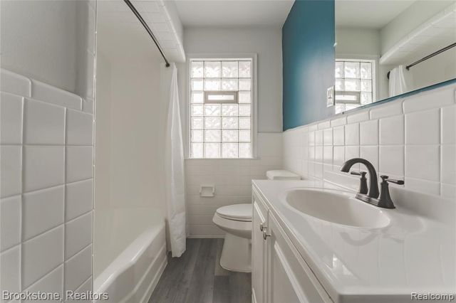 17006 Juliana Avenue, Eastpointe, MI 48021