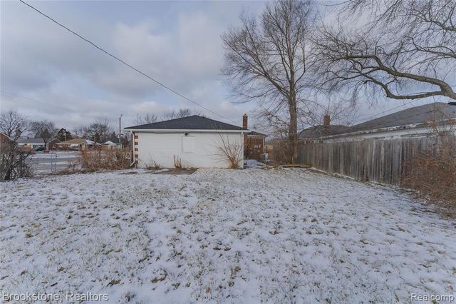17006 Juliana Avenue, Eastpointe, MI 48021