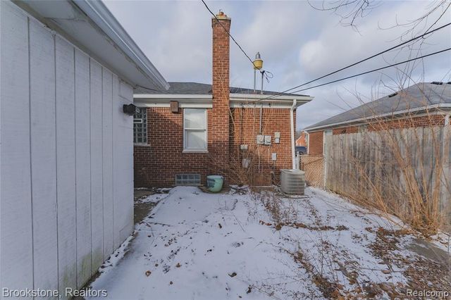 17006 Juliana Avenue, Eastpointe, MI 48021