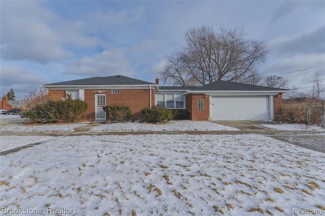 17006 Juliana Avenue, Eastpointe, MI 48021