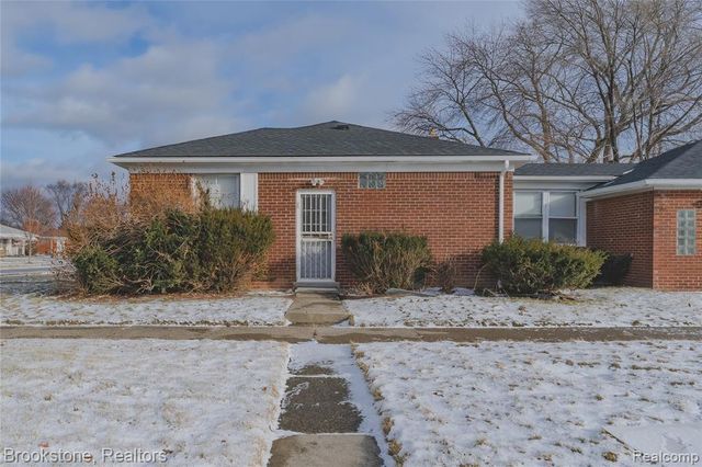 17006 Juliana Avenue, Eastpointe, MI 48021