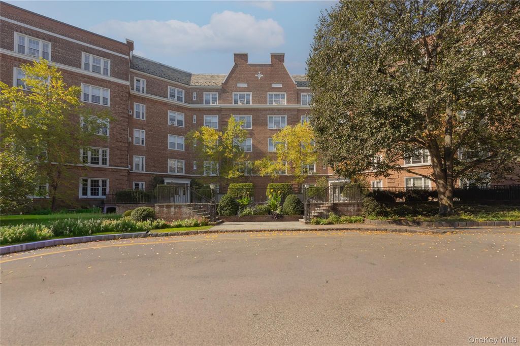 5 Midland Gardens 2L, Bronxville, NY 10708 — exterior