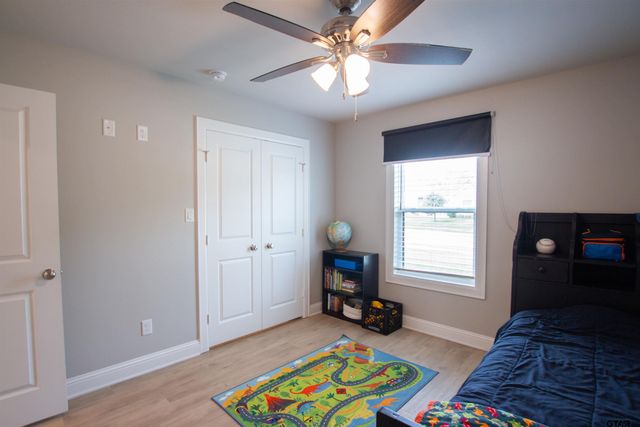 19163 Seneca Dr, Flint, TX 75762