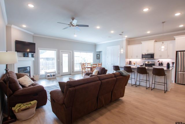 19163 Seneca Dr, Flint, TX 75762