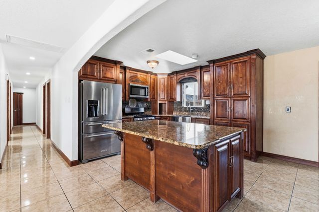 5726 Wood Road SW, Albuquerque, NM 87105