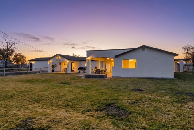 5726 Wood Road SW, Albuquerque, NM 87105