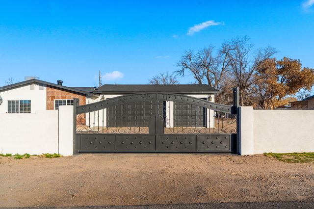 5726 Wood Road SW, Albuquerque, NM 87105