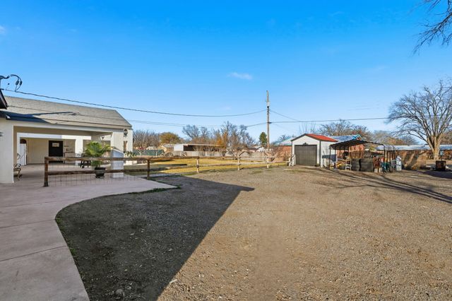 5726 Wood Road SW, Albuquerque, NM 87105