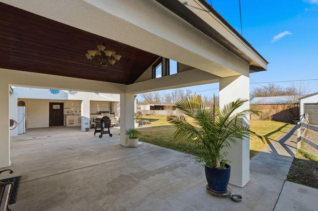 5726 Wood Road SW, Albuquerque, NM 87105