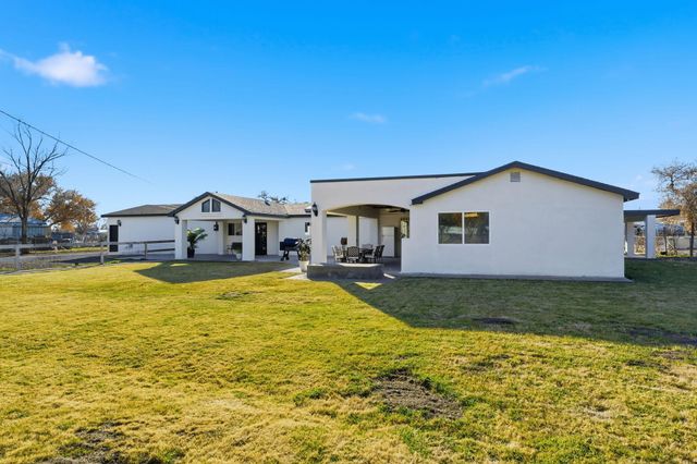 5726 Wood Road SW, Albuquerque, NM 87105