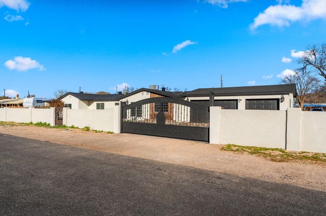 5726 Wood Road SW, Albuquerque, NM 87105