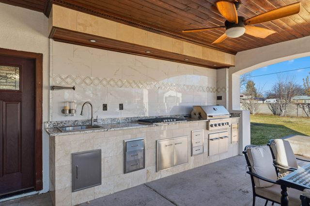 5726 Wood Road SW, Albuquerque, NM 87105