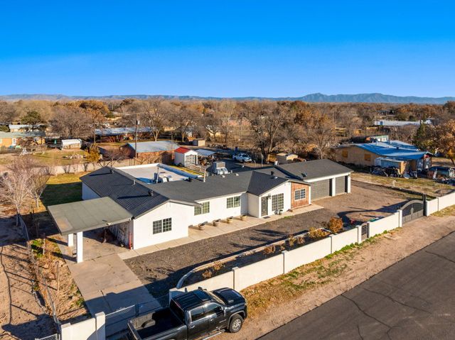 5726 Wood Road SW, Albuquerque, NM 87105