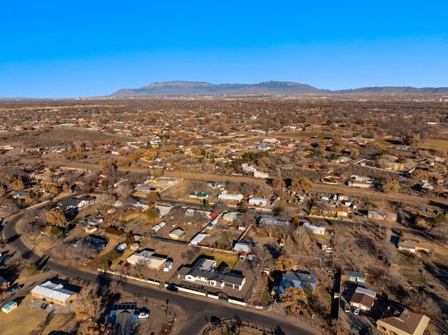 5726 Wood Road SW, Albuquerque, NM 87105