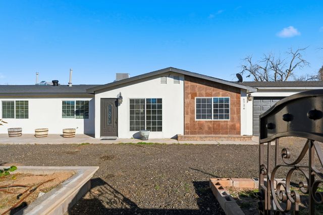 5726 Wood Road SW, Albuquerque, NM 87105