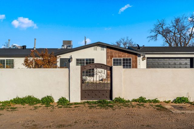 5726 Wood Road SW, Albuquerque, NM 87105