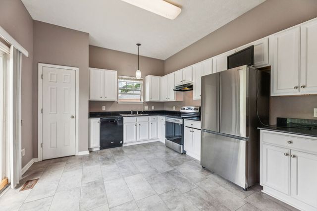 111 Chambliss Ct, Hendersonville, TN 37075