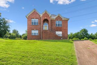 111 Chambliss Ct, Hendersonville, TN 37075