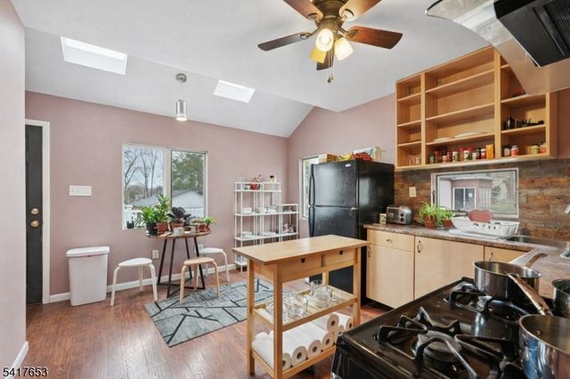 1492 Alps Rd, Wayne Twp., NJ 07470