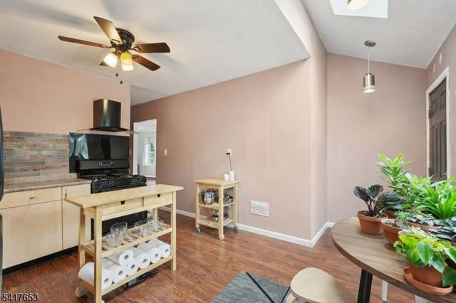 1492 Alps Rd, Wayne Twp., NJ 07470