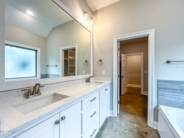 973 Riverside Lane, Pearl, MS 39208