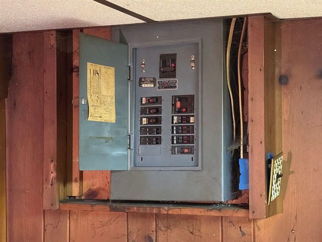 15775 Ward Avenue, Detroit, MI 48227